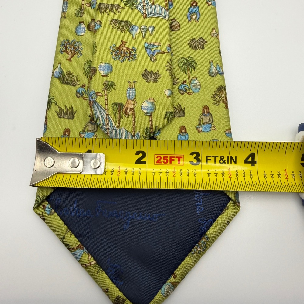 Salvatore Ferragamo‎ Tie Mens OS Green Desert Oasis Palm Tree Silk Italy Novelty - Picture 2 of 3